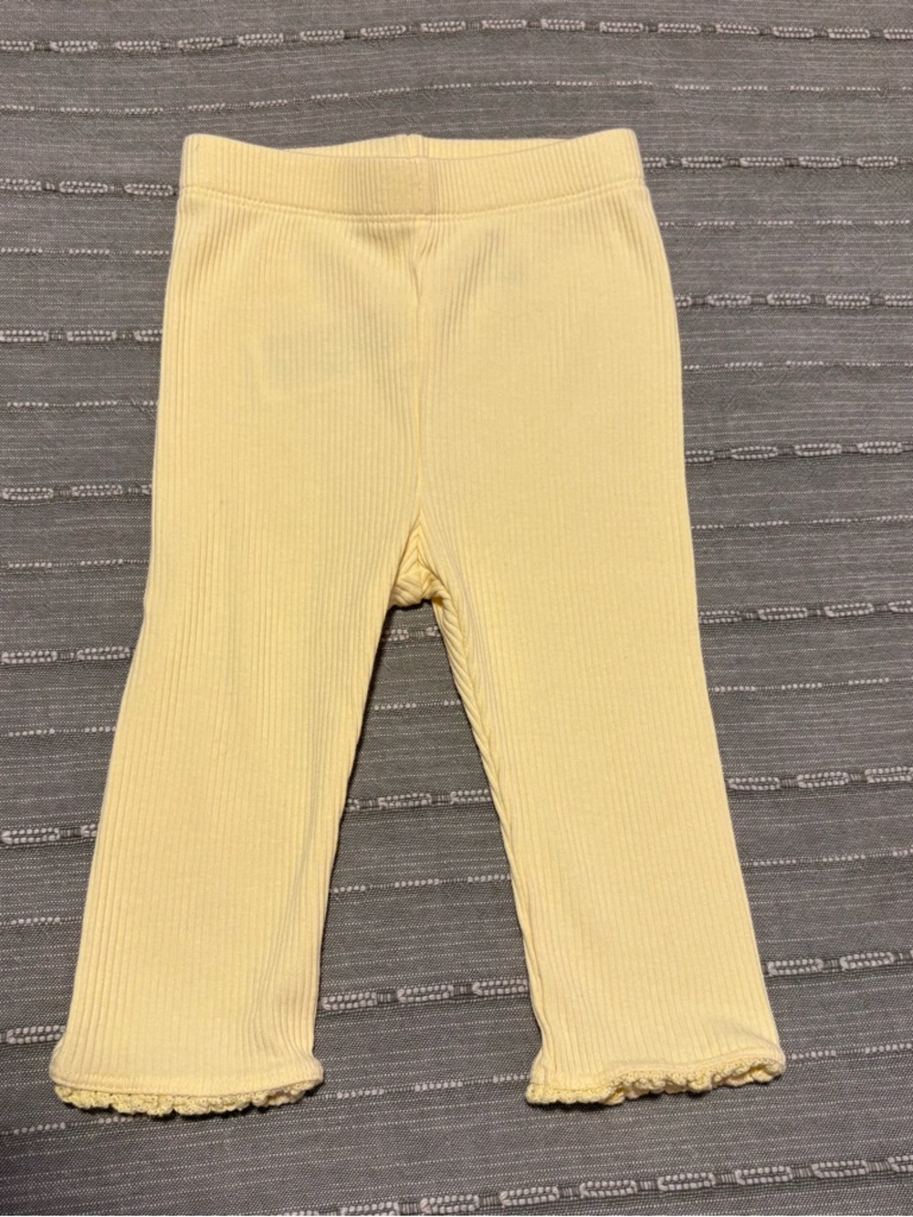 NWOT Baby Gap Ribbed Lemon Yellow Leggings with Lettuce Hem Sized 6-12 months